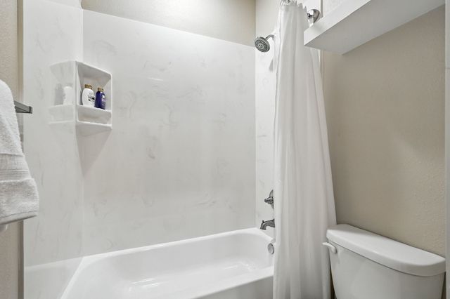 496 County Road 4730, Leonard, TX 75452