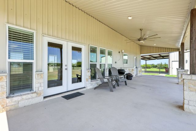 496 County Road 4730, Leonard, TX 75452