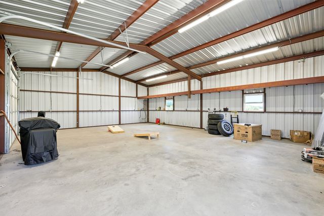 496 County Road 4730, Leonard, TX 75452