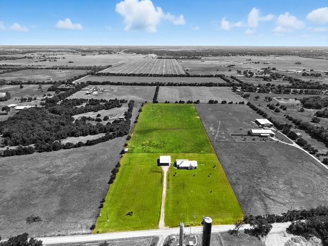 496 County Road 4730, Leonard, TX 75452