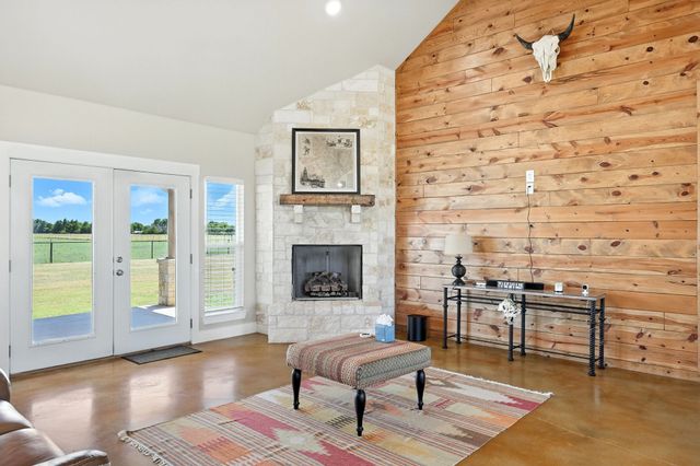 496 County Road 4730, Leonard, TX 75452