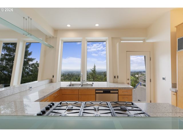 8214 Nw HAWKINS Blvd, Portland, OR 97229