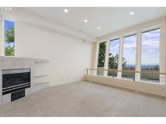 8214 Nw HAWKINS Blvd, Portland, OR 97229