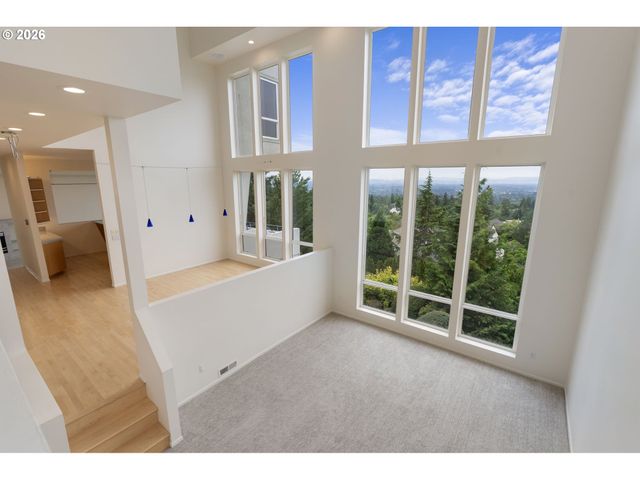 8214 Nw HAWKINS Blvd, Portland, OR 97229