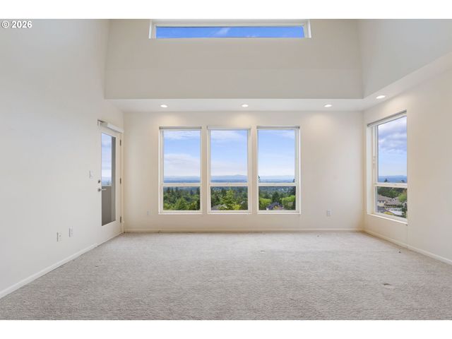 8214 Nw HAWKINS Blvd, Portland, OR 97229