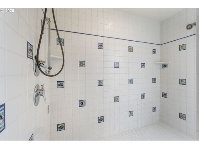8214 Nw HAWKINS Blvd, Portland, OR 97229