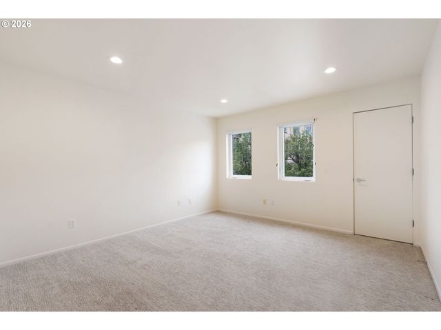 8214 Nw HAWKINS Blvd, Portland, OR 97229