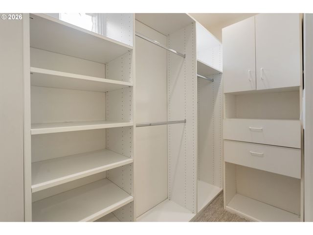 8214 Nw HAWKINS Blvd, Portland, OR 97229