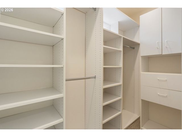 8214 Nw HAWKINS Blvd, Portland, OR 97229