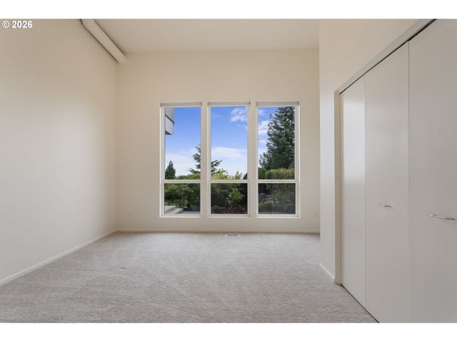 8214 Nw HAWKINS Blvd, Portland, OR 97229