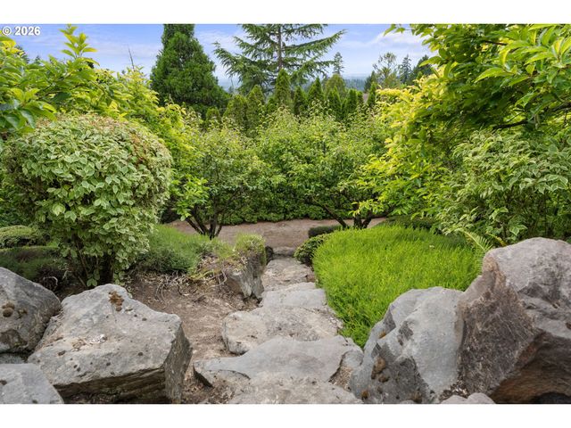 8214 Nw HAWKINS Blvd, Portland, OR 97229