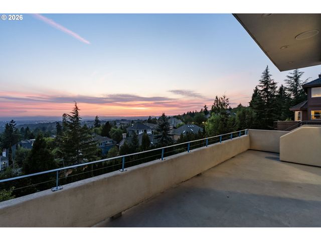 8214 Nw HAWKINS Blvd, Portland, OR 97229