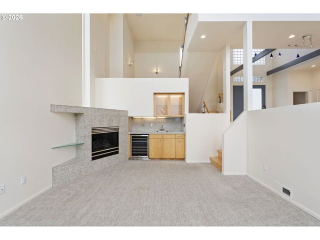 8214 Nw HAWKINS Blvd, Portland, OR 97229