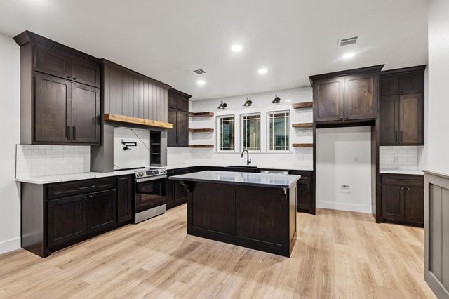 462 County Road 4165, Bonham, TX 75418