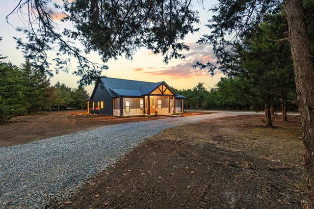 462 County Road 4165, Bonham, TX 75418