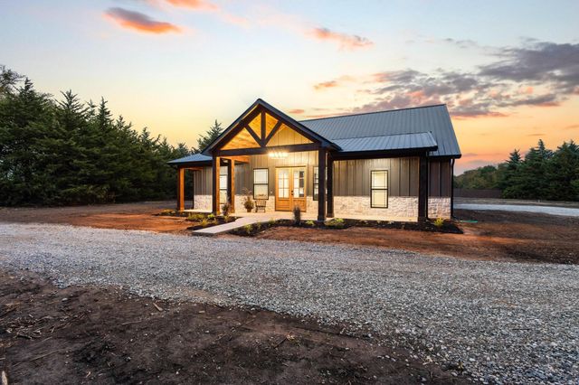 462 County Road 4165, Bonham, TX 75418