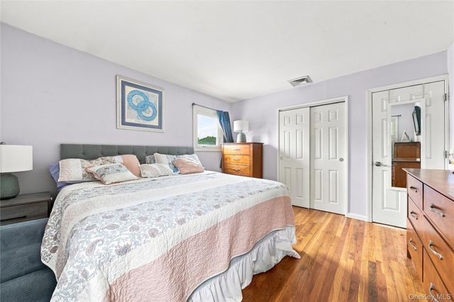 220 S Park Drive, Massapequa Park, NY 11762