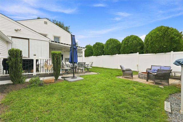 220 S Park Drive, Massapequa Park, NY 11762
