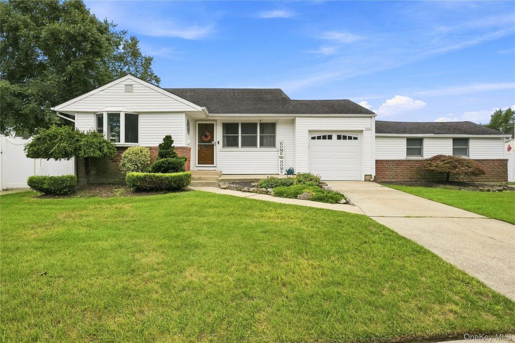 220 S Park Drive, Massapequa Park, NY 11762 — exterior