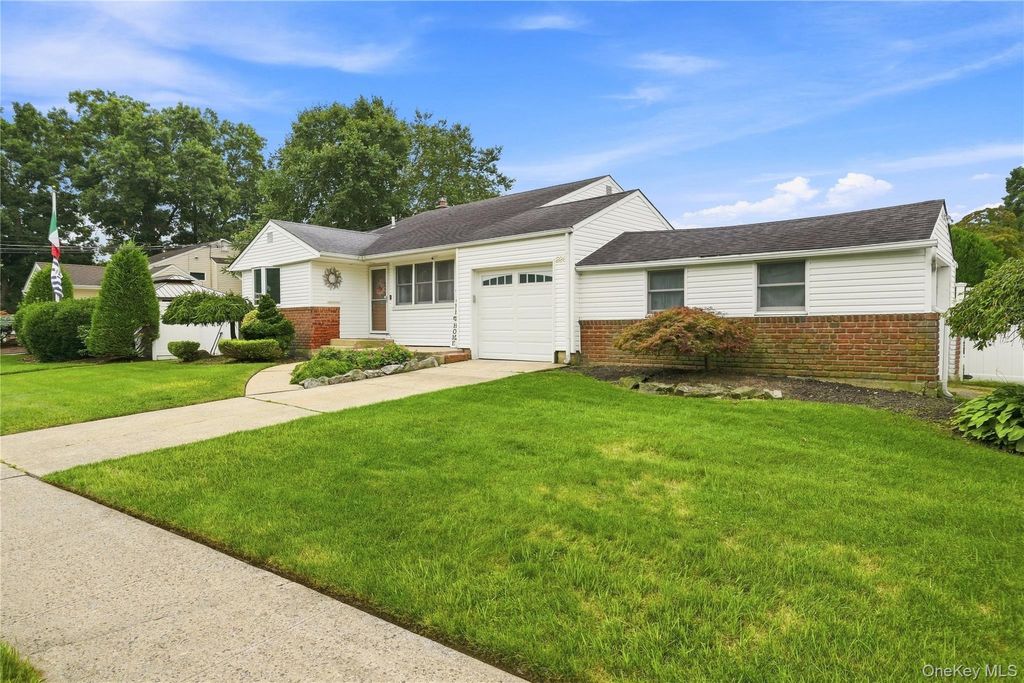 220 S Park Drive, Massapequa Park, NY 11762 — photo 3