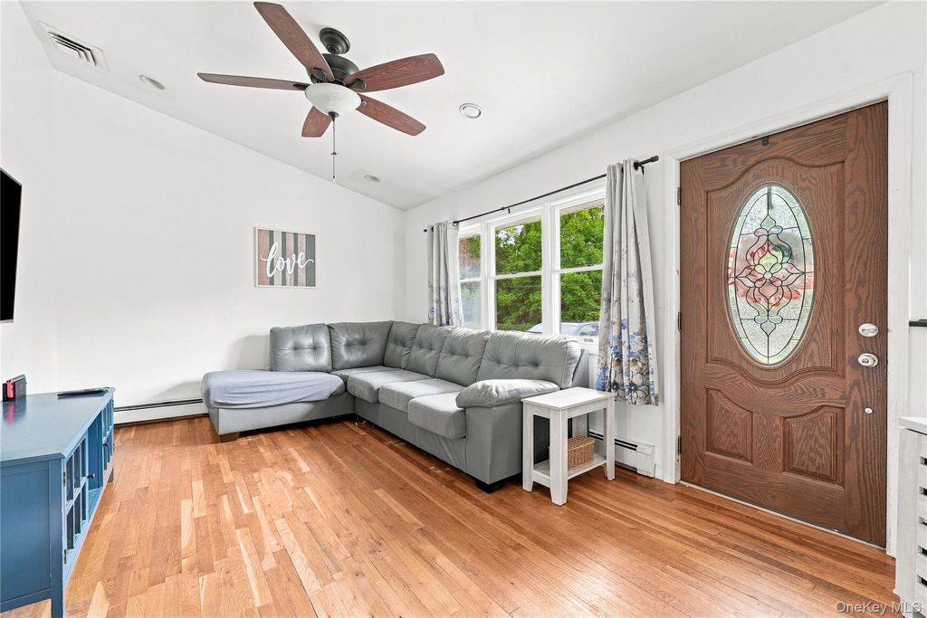 220 S Park Drive, Massapequa Park, NY 11762 — photo 4