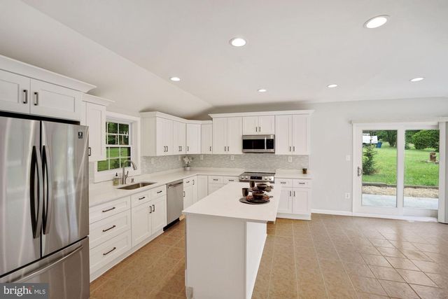 9101 OLD KEENE MILL RD, Springfield, VA 22152