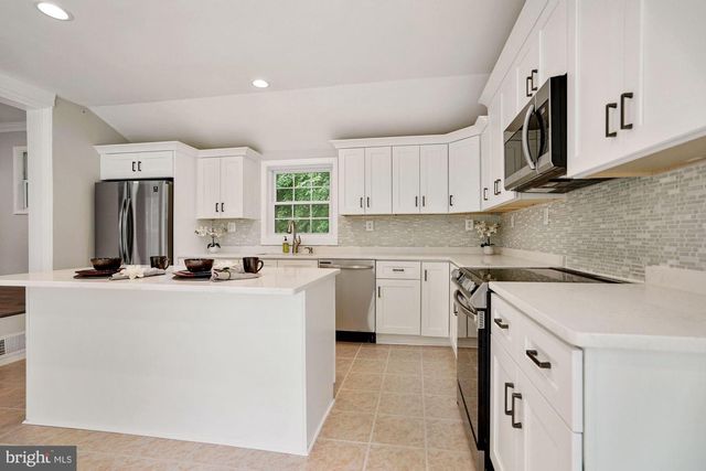 9101 OLD KEENE MILL RD, Springfield, VA 22152