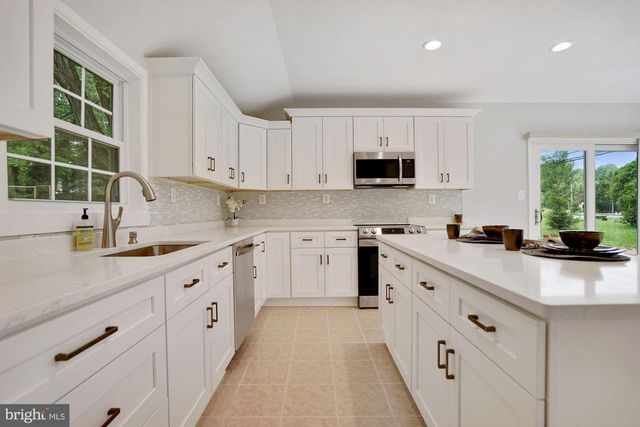 9101 OLD KEENE MILL RD, Springfield, VA 22152