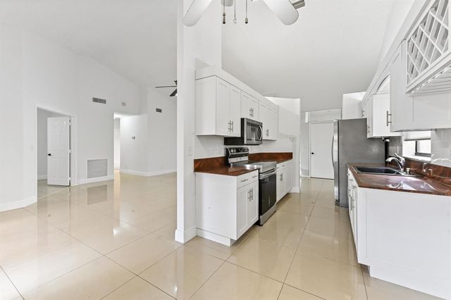 5421 Helene Circle, Boynton Beach, FL 33472