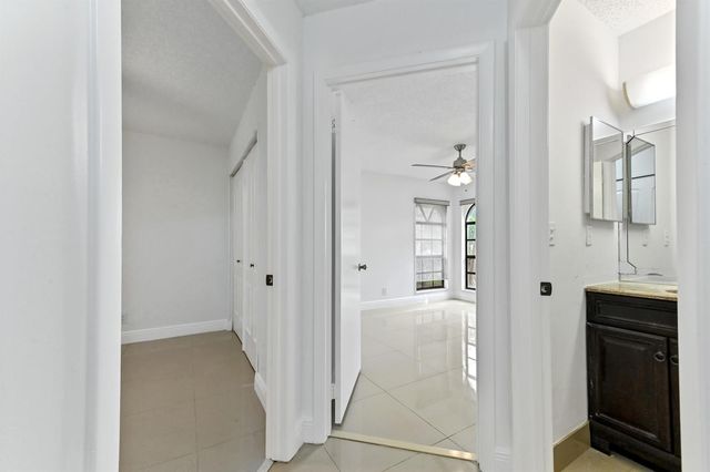 5421 Helene Circle, Boynton Beach, FL 33472