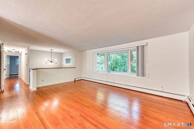 16 Westgate Lane, Mansfield, CT 06268