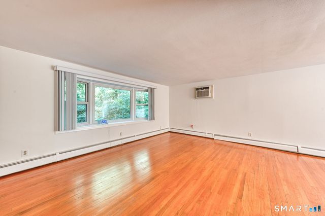 16 Westgate Lane, Mansfield, CT 06268