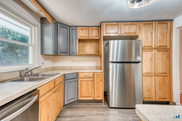 16 Westgate Lane, Mansfield, CT 06268