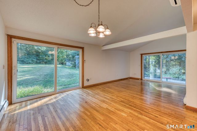 16 Westgate Lane, Mansfield, CT 06268