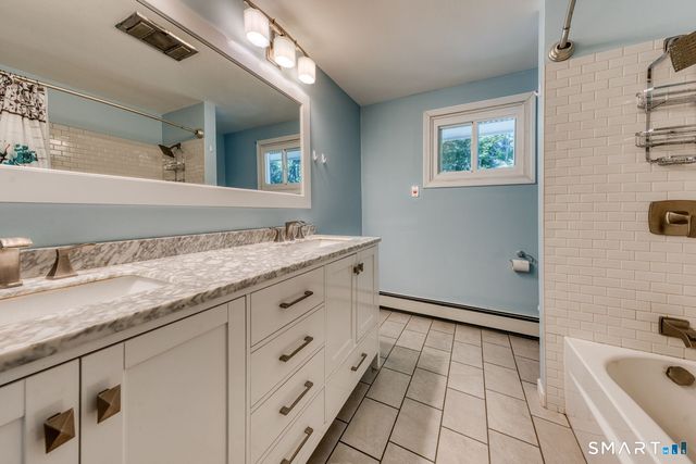 16 Westgate Lane, Mansfield, CT 06268