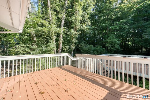 16 Westgate Lane, Mansfield, CT 06268