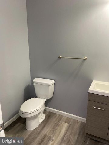 9 SLIPSTREAM CT, Baltimore, MD 21220
