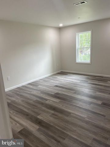 9 SLIPSTREAM CT, Baltimore, MD 21220