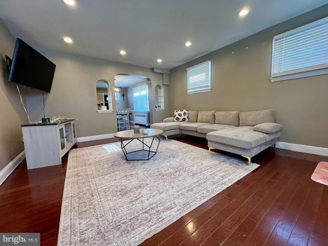 317 BARKER AVE, Lansdowne, PA 19050