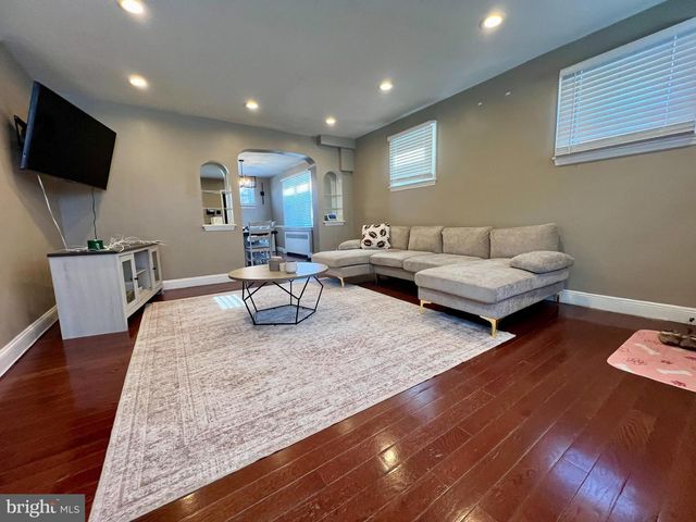 317 BARKER AVE, Lansdowne, PA 19050