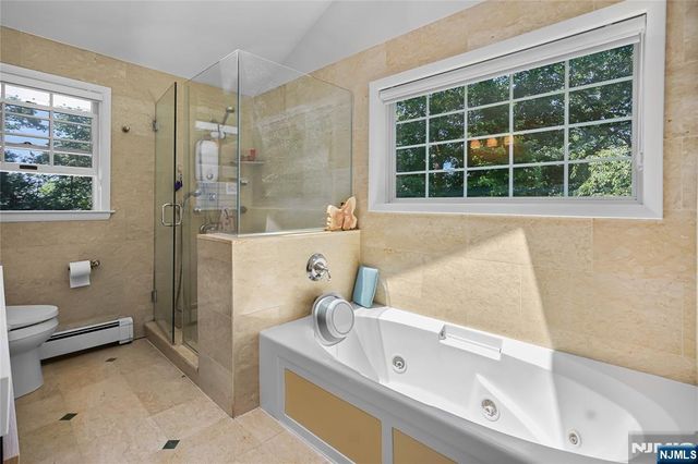 318 Briarcliff Lane, Paramus, NJ 07652