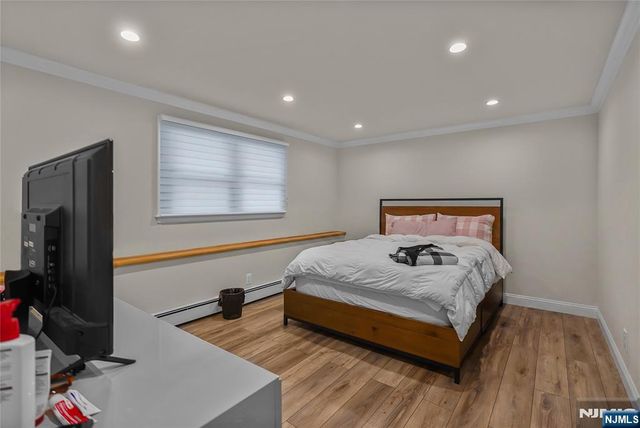 318 Briarcliff Lane, Paramus, NJ 07652