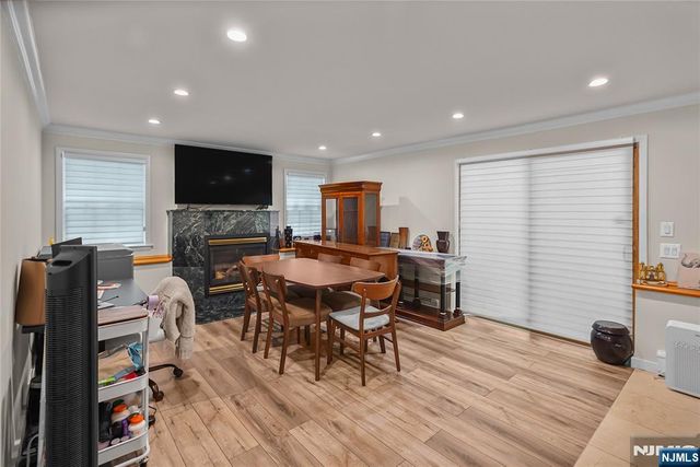318 Briarcliff Lane, Paramus, NJ 07652