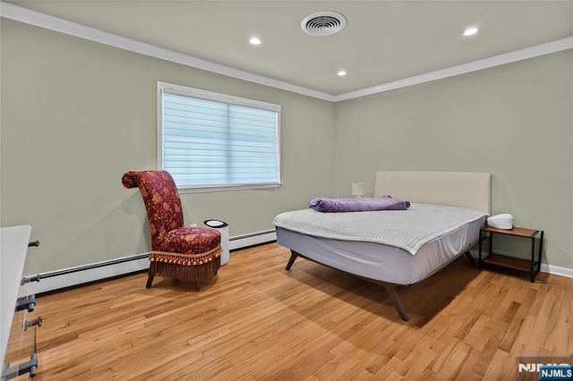 318 Briarcliff Lane, Paramus, NJ 07652