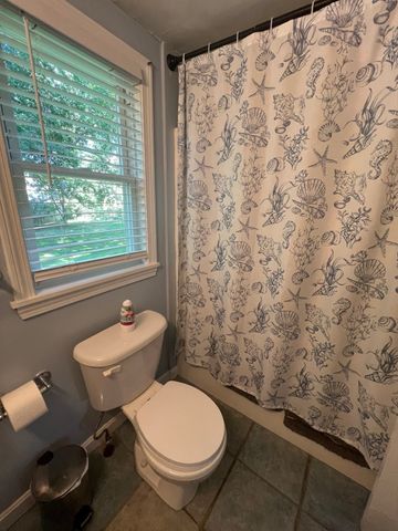 25 Centerville Ave, Barnstable, MA 02632