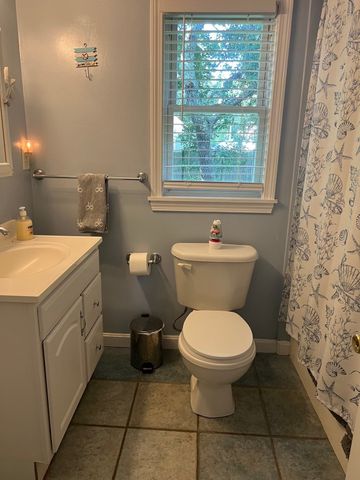 25 Centerville Ave, Barnstable, MA 02632