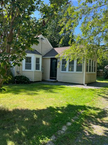 25 Centerville Ave, Barnstable, MA 02632