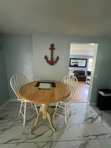 25 Centerville Ave, Barnstable, MA 02632