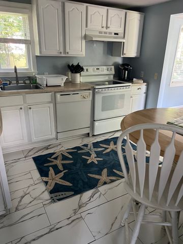 25 Centerville Ave, Barnstable, MA 02632