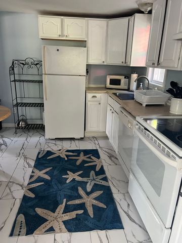 25 Centerville Ave, Barnstable, MA 02632